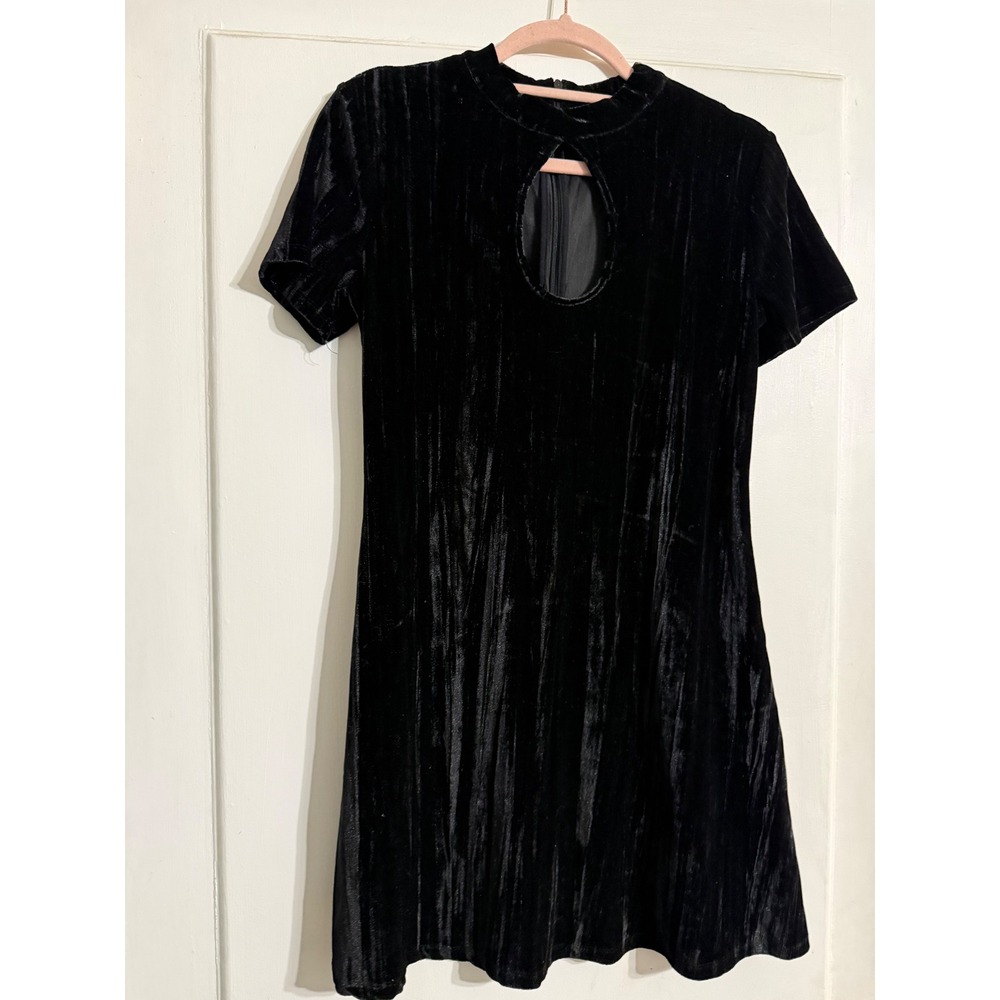 Black Swan Crushed Velvet Mini Dress Short Sleeve Keyhole Mock Neck Black Size M
